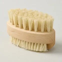 Lily & Leo Luxury Nail & Claw Brush Sale